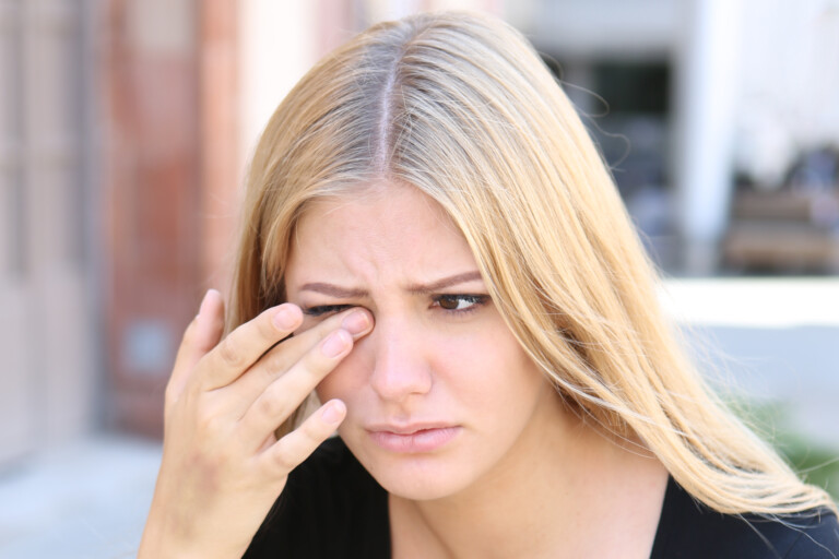 itchy eyes
